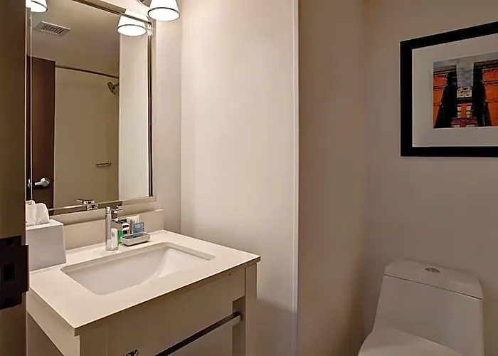 Hotel Four Points By Sheraton 3*